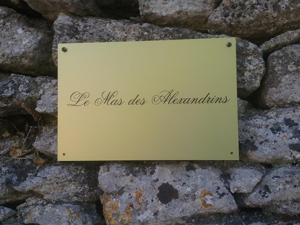 Le Mas Des Alexandrins Uzès Екстериор снимка